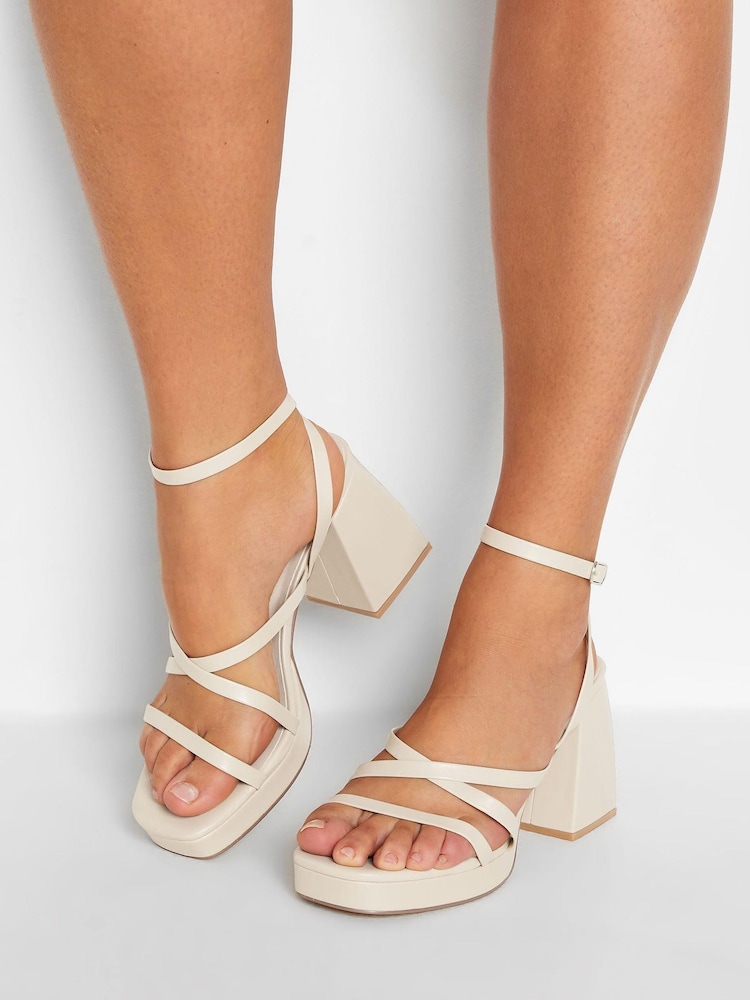 Weiß - Yours Curve Riemensandalen mit Plateausohle in weiter Passform - Bild 1 von 5 Weiß - Yours Curve Riemensandalen mit Plateausohle in weiter Passform - Bild 1 von 5