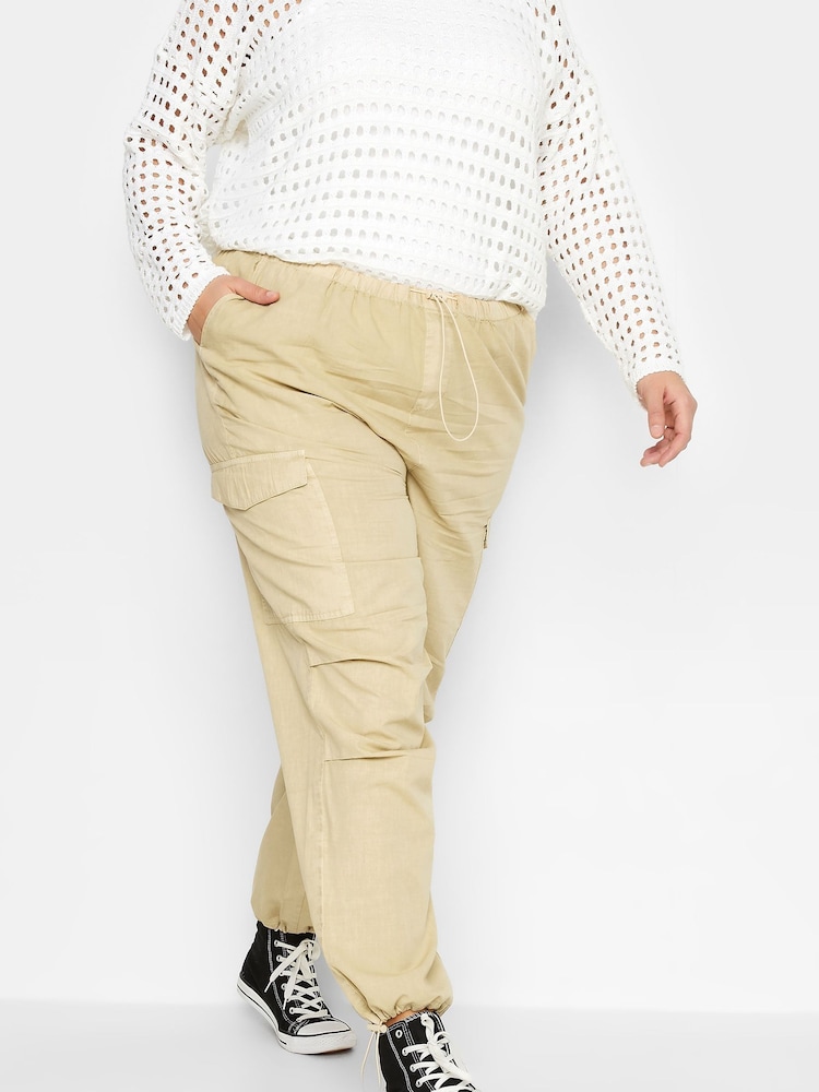 Neutrale Farbe - Yours Curve Parachute Cargohose - Bild 1 von 5 Neutrale Farbe - Yours Curve Parachute Cargohose - Bild 1 von 5