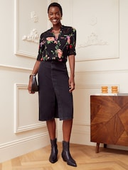Love & Roses Black Floral Printed Lace Yoke V Neck Short Sleeve Blouse - Image 4 of 4