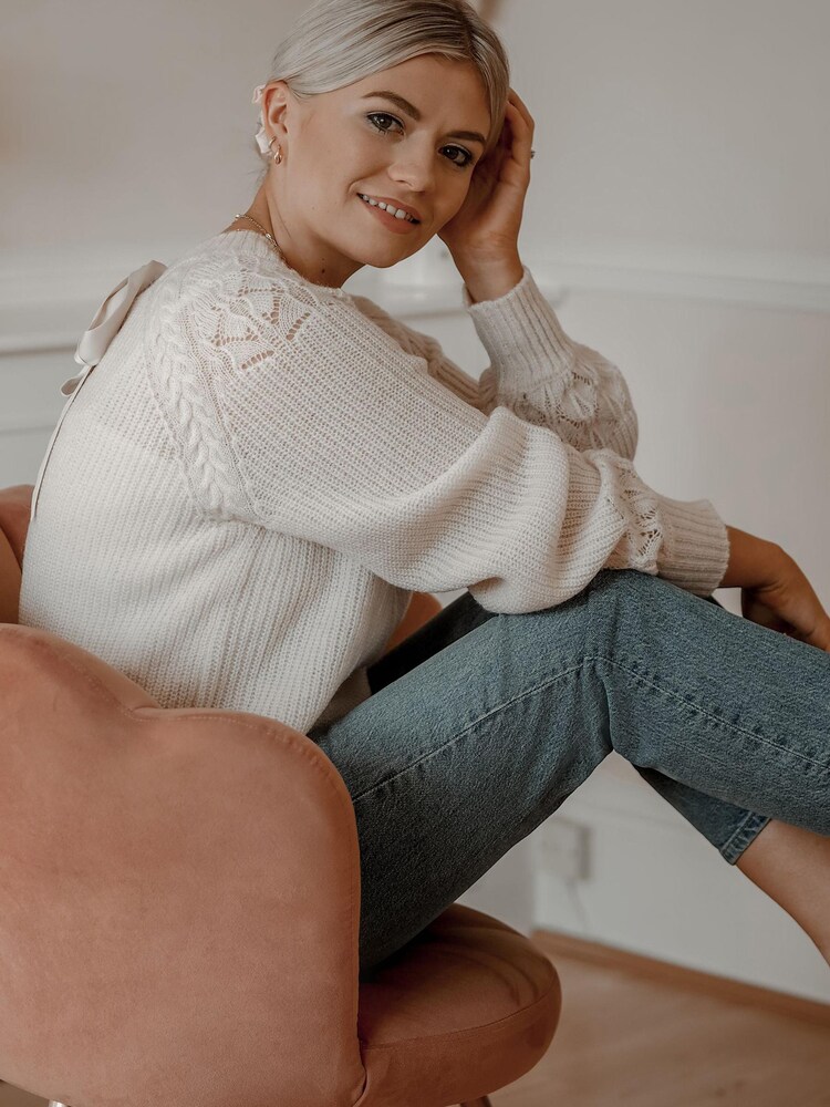 Love & Roses Ivory White Textured Woven Supersoft Knitted Mix Long Sleeve Jumper - Image 4 of 4