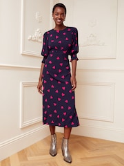 Marineblaue Herzen - Love & Roses Empire-Midikleid mit Rundhalsausschnitt und Puffärmeln - Bild 1 von 4