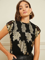 Schwarz - Love & Roses Shell-Top mit Flatterärmeln - Bild 1 von 4
