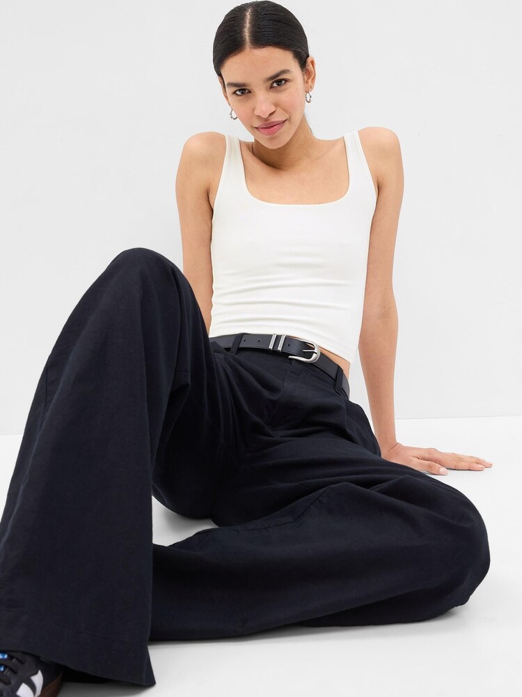 Gap White Cropped Vest - Image 1 of 1 Gap White Cropped Vest - Image 1 of 1