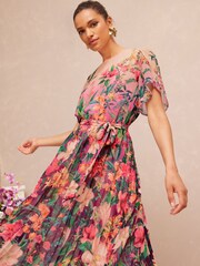 V&A | Love & Roses Pink Floral Petite Placement Printed Tulip Sleeve Belted Pleated Midi Dress - Image 4 of 5