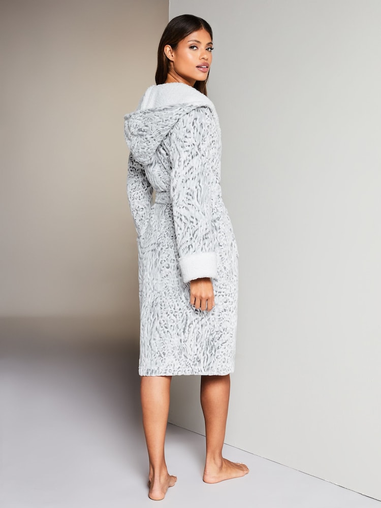 Lipsy Grey Leopard Animal Cosy Borg Super Soft Dressing Gown - Image 2 of 4