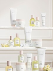 Laura Mercier Ambre Vanille Exfoliating Body Wash 200ml - Image 5 of 5