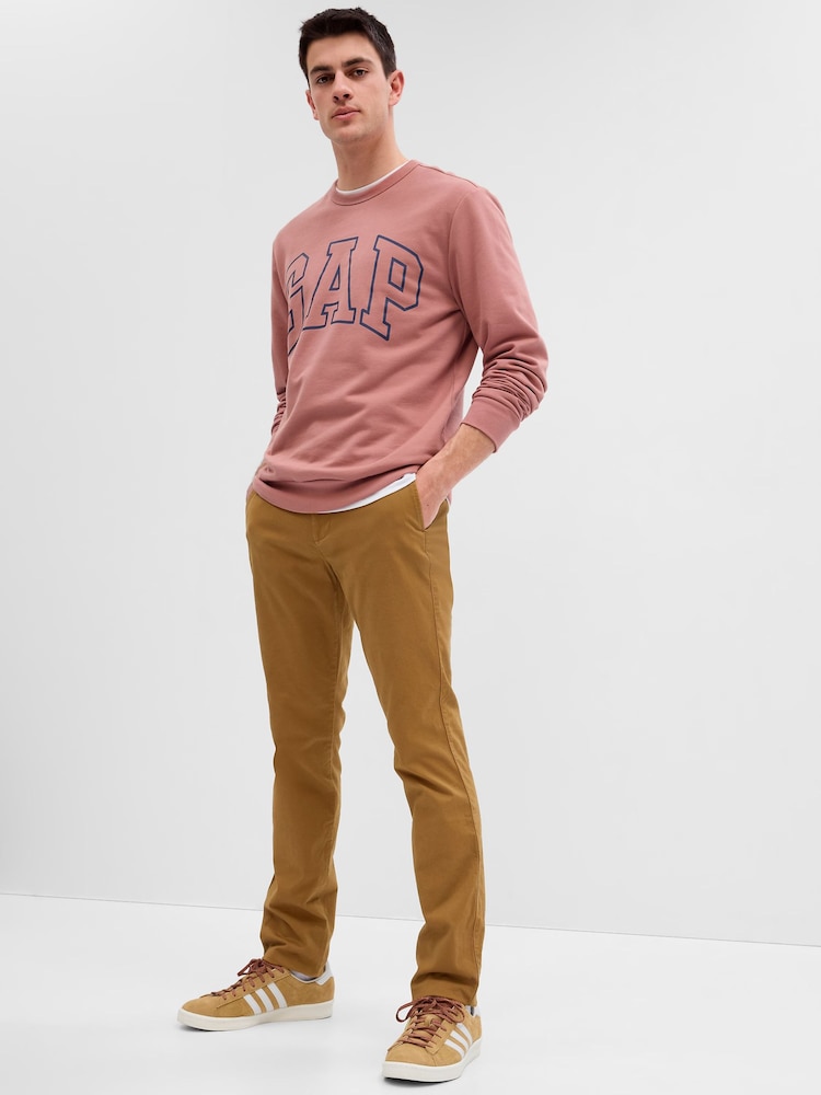 Marrón - Corte ajustado - Pantalones chinos básicos y elásticos de Gap - Imagen 1 de 4 Marrón - Corte ajustado - Pantalones chinos básicos y elásticos de Gap - Imagen 1 de 4