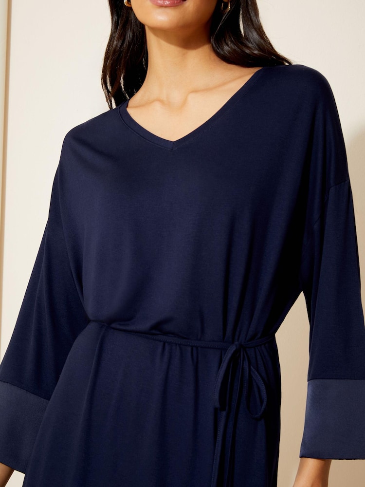 Bleumarin albastru - Rochie mini cu mânecă 3/4 Cu curea Jerseu și tiv Friends Like These Satin - Imaginea 2 din 4