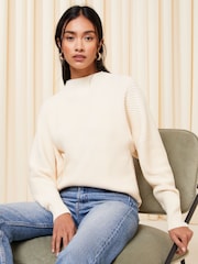Neutrale Farbe - Friends Like These Gerippter kuscheliger Batwing-Pullover - Bild 1 von 4