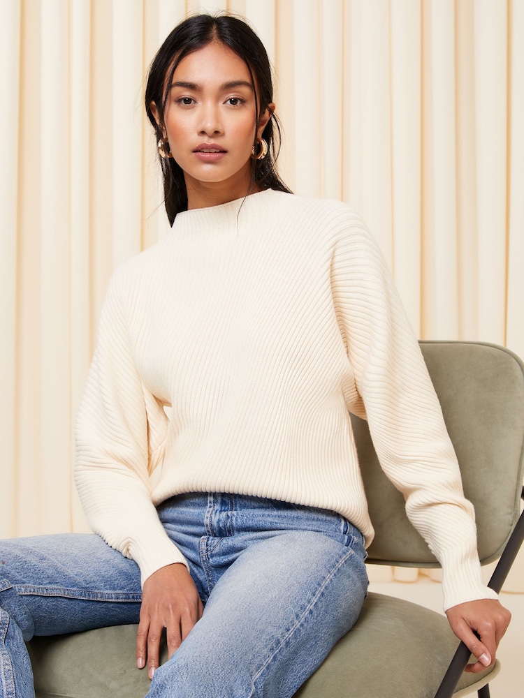 Neutrale Farbe - Friends Like These Gerippter kuscheliger Batwing-Pullover - Bild 1 von 4