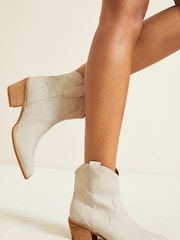 Lipsy White Standard Fit Pull On Ankle Pointed Western Heel Suedette Boot - Image 3 of 5