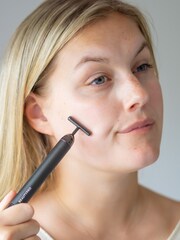 BeautyPro T-Bar Sonic Vibrating Anti-Ageing Device - Image 2 of 5