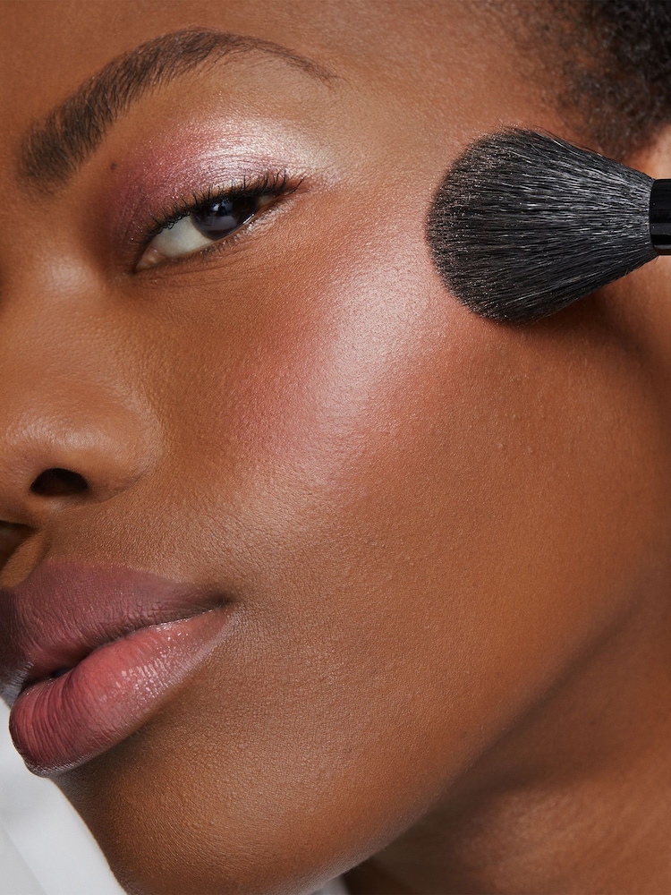 Bobbi Brown Sheer Powder Brush - Image 2 of 2
