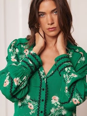Love & Roses Green Floral Petite Ric Rac Trim Printed V Neck Shirt - Image 2 of 4
