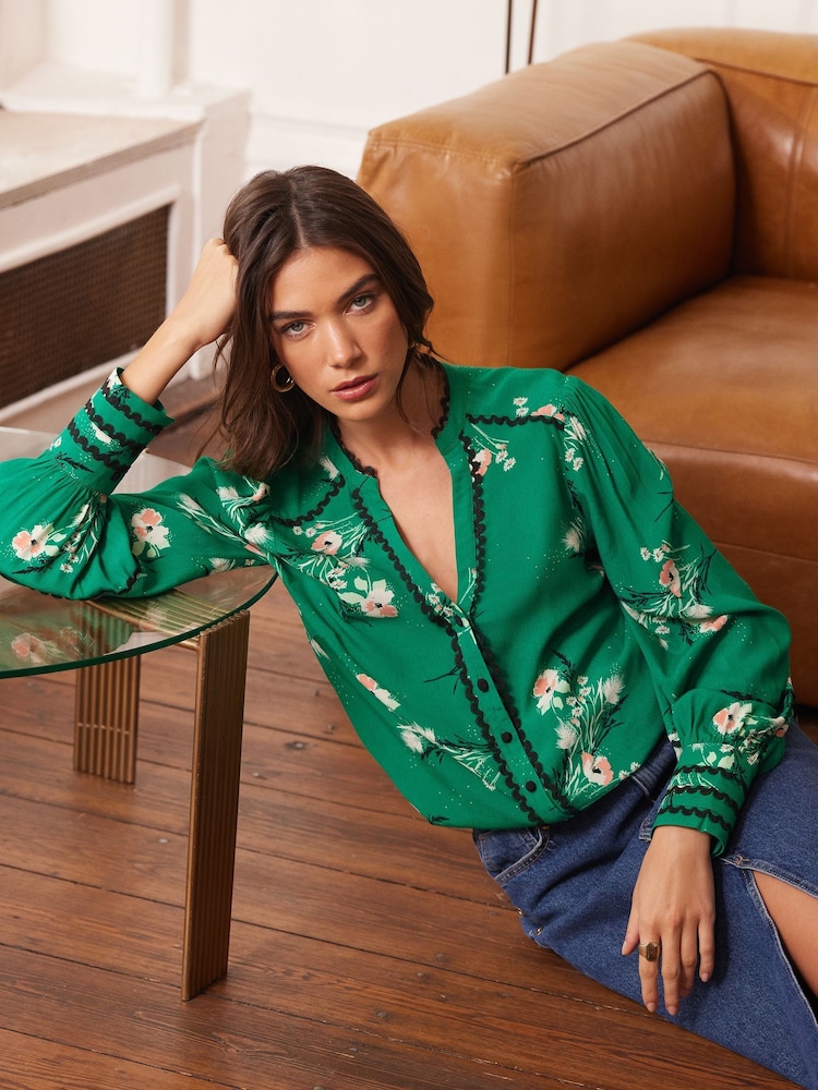 Love & Roses Green Floral Petite Ric Rac Trim Printed V Neck Shirt - Image 4 of 4