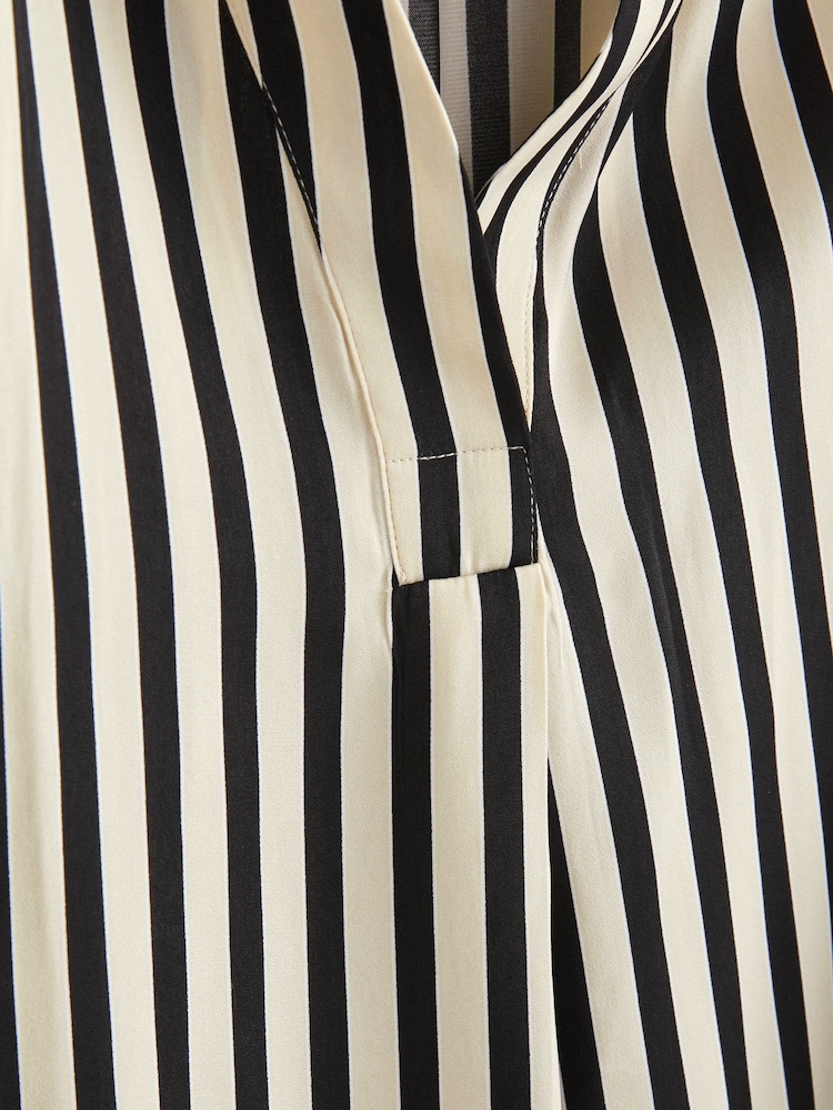 Banana Republic White Stripe Volume Sleeve Blouse - Image 3 of 3 Banana Republic White Stripe Volume Sleeve Blouse - Image 3 of 3
