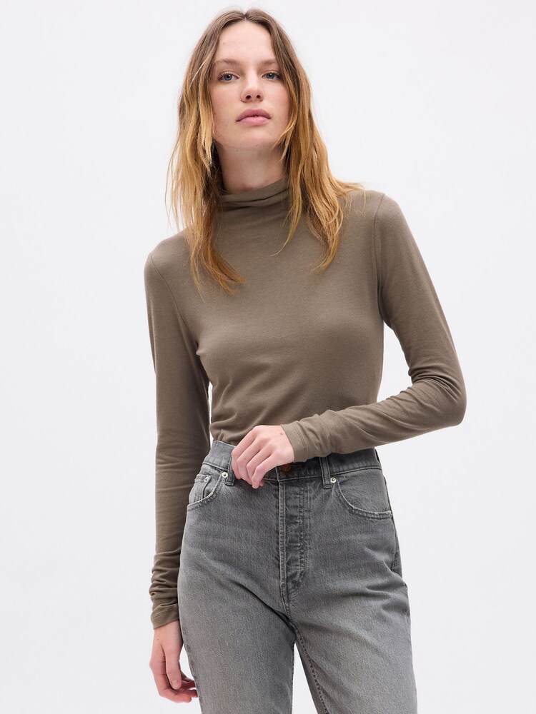 Gap Dark Brown Turtle Neck Long Sleeve T-Shirt - Image 1 of 1 Gap Dark Brown Turtle Neck Long Sleeve T-Shirt - Image 1 of 1