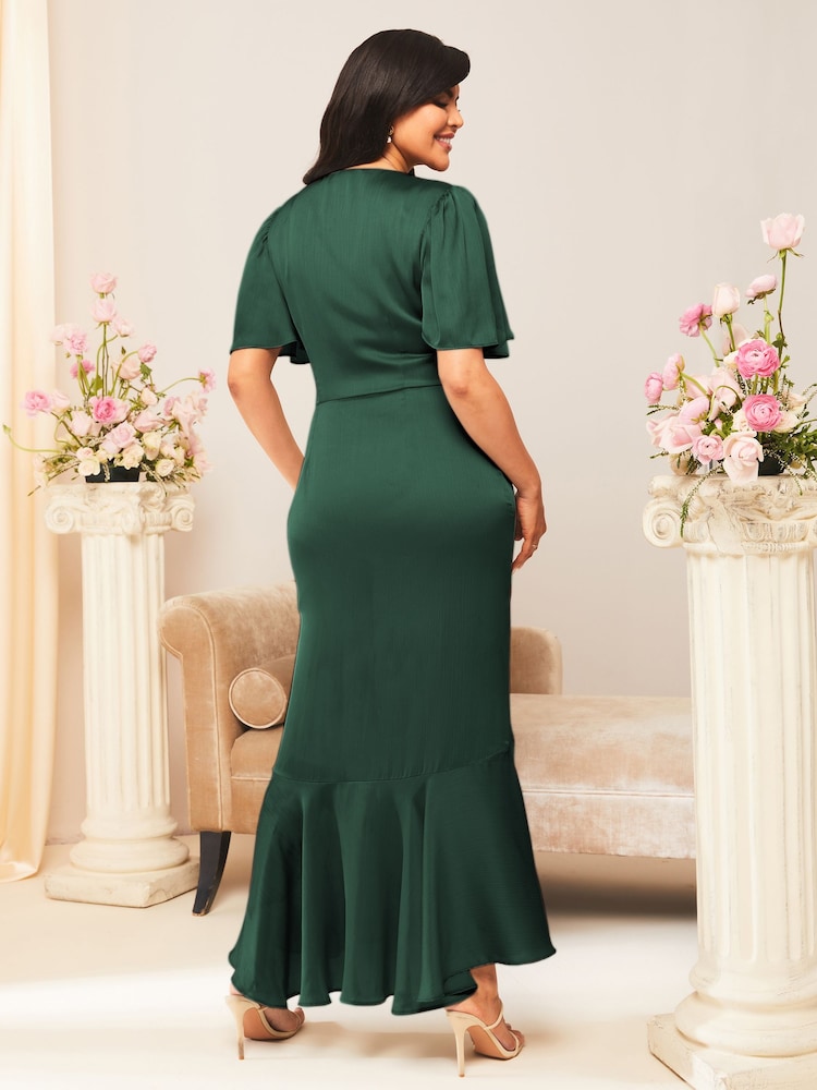 Lipsy Green Curve Flutter Sleeve Wrap Front Bridesmaid Maxi Dress - Image 2 of 4