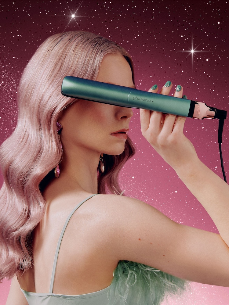 ghd Platinum+ Limited Edition Hair Straightener Gift Set in Jade (worth £299) - Image 2 of 5