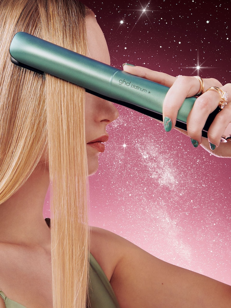 ghd Platinum+ Limited Edition Hair Straightener Gift Set in Jade (worth £299) - Image 5 of 5