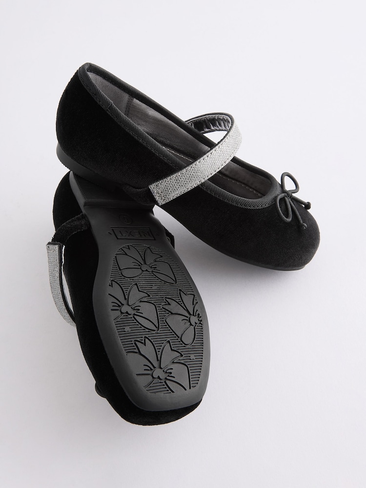 Schwarzer Samt - Festliche Ballerinas - Bild 2 von 4 Schwarzer Samt - Festliche Ballerinas - Bild 2 von 4