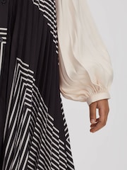 Reiss Navy Bay Teen Printed Pleated Dress - Image 4 of 6