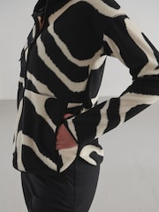 Black/White Outdoor Lightweight Fleece - Image 4 of 8