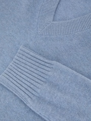 Reiss Soft Blue Alberz Wool-Cashmere V-Neck Jumper - Image 8 of 8