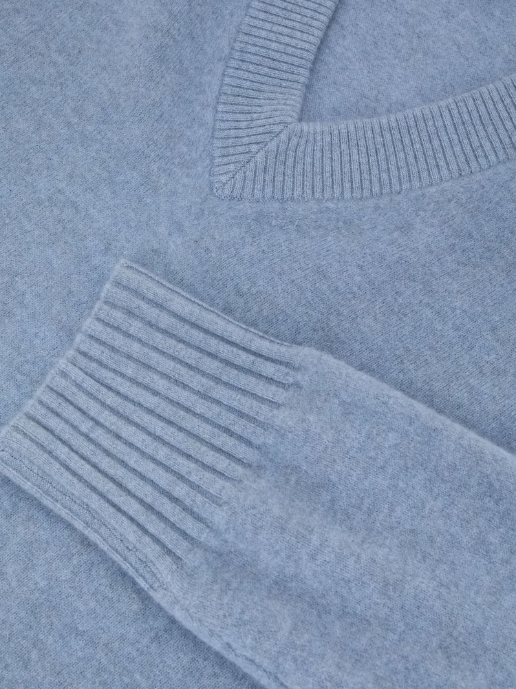 Reiss Soft Blue Alberz Wool-Cashmere V-Neck Jumper - Image 8 of 8 Reiss Soft Blue Alberz Wool-Cashmere V-Neck Jumper - Image 8 of 8