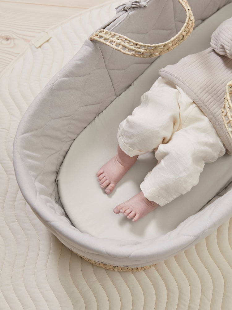 Bedfolk Natural Moses Basket 100% Cotton Fitted Sheet - Image 2 of 3