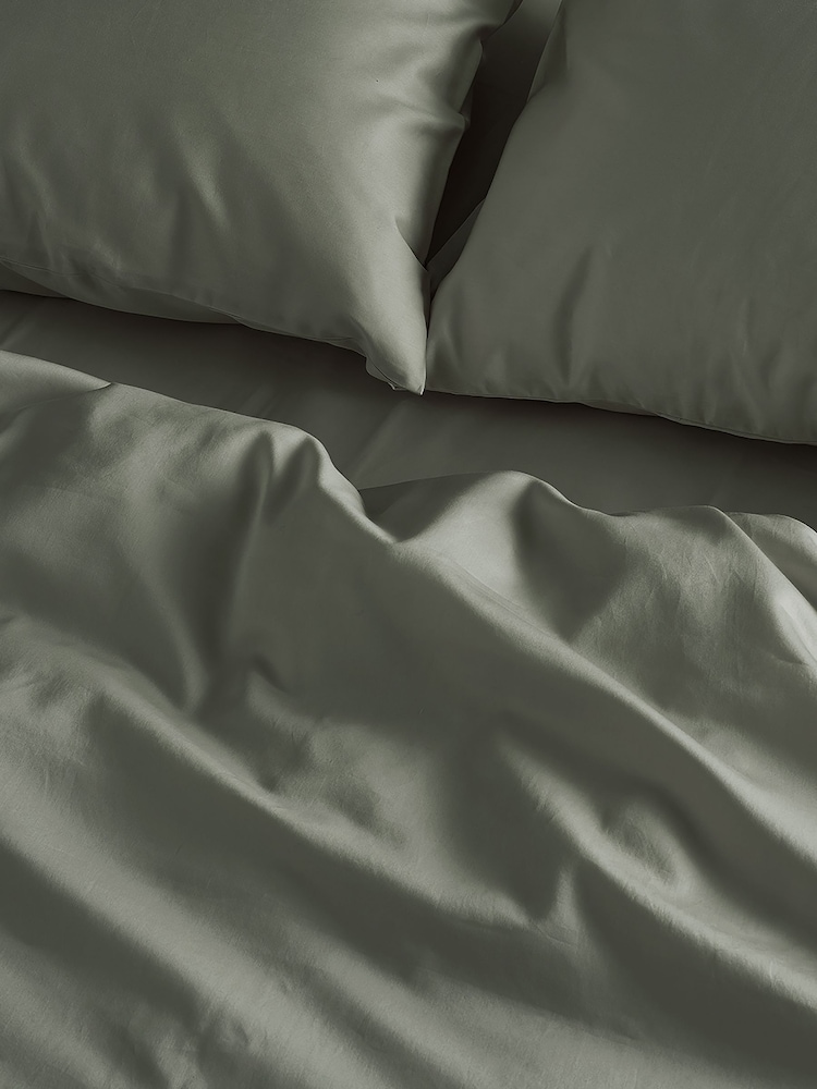 Bedfolk Green 100% Cotton Luxe Fitted Sheet - Image 2 of 4