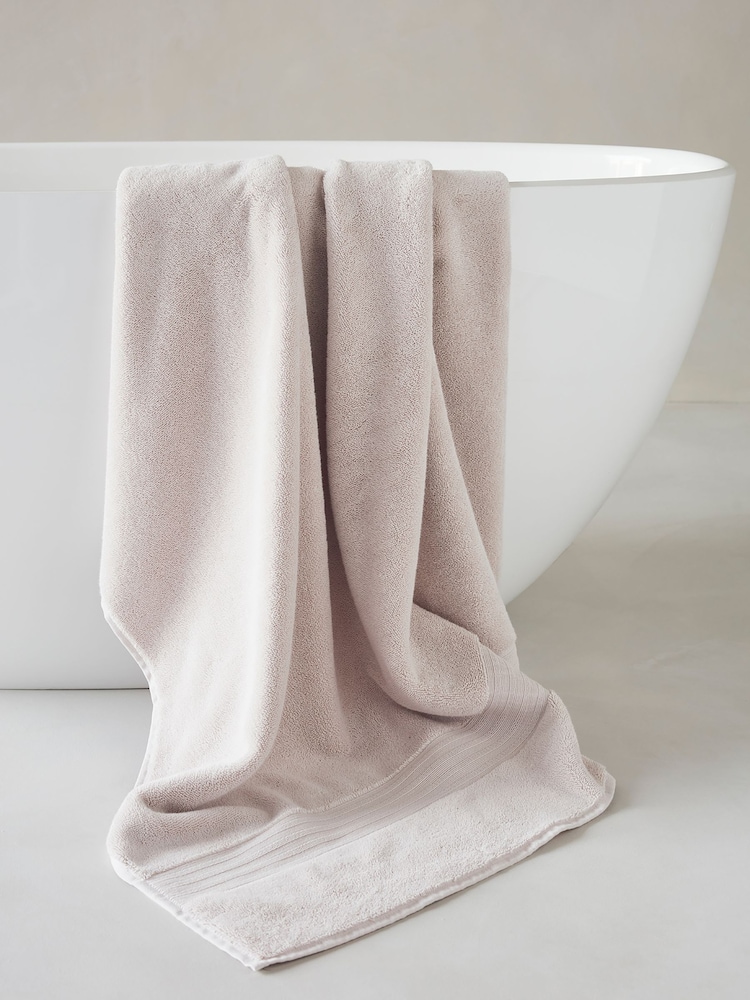 Bedfolk Pink Plush 100% Cotton Towel - Image 1 of 5