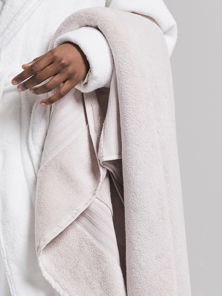 Bedfolk Pink Plush 100% Cotton Towel - Image 2 of 5