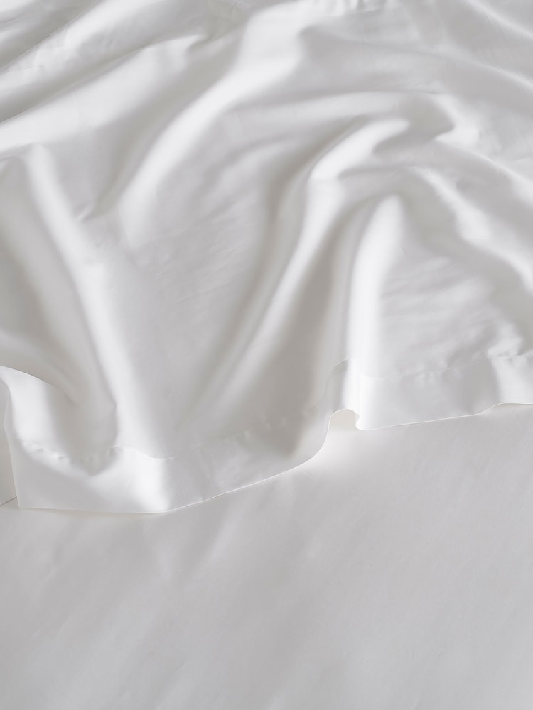 Bedfolk White 100% Cotton Luxe Deep Fitted Sheet - Image 1 of 4