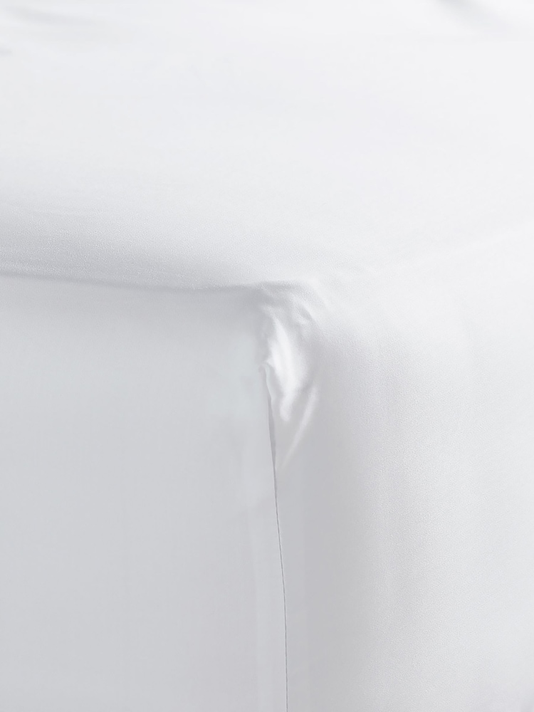 Bedfolk White 100% Cotton Luxe Deep Fitted Sheet - Image 3 of 4