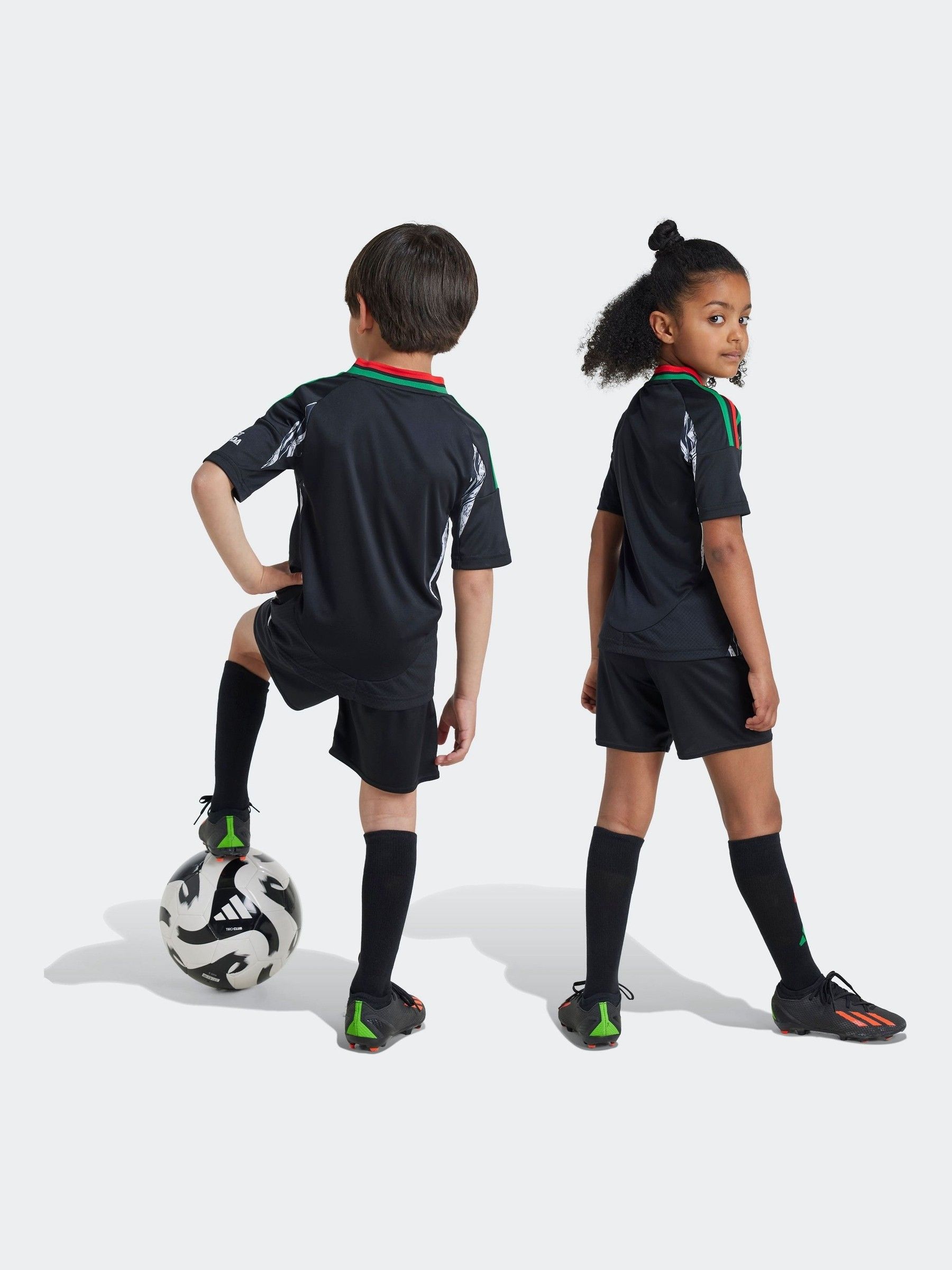Girls arsenal kit deals