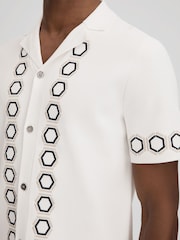 Reiss White Decoy Knitted Cuban Collar Shirt - Image 4 of 7