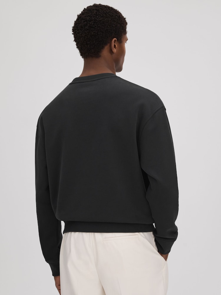 Reiss Washed Black Alistar Cotton Crew Neck Sweatshirt - Image 5 of 5