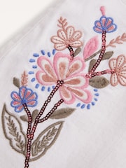 Abercrombie & Fitch Cream Floral Embroidered Denim Shorts - Image 6 of 6