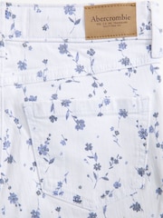 Abercrombie & Fitch Jeans mit Blümchenmuster und weitem Bein, Weiß - Bild 3 von 4