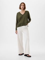 Gap Green Linen Blend V Neck Split Hem Jumper - Image 3 of 5