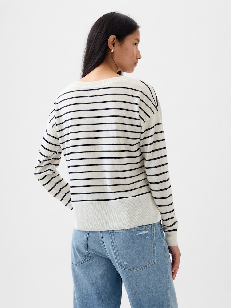 Gap Black/White Linen Blend V Neck Split Hem Jumper - Image 2 of 5 Gap Black/White Linen Blend V Neck Split Hem Jumper - Image 2 of 5