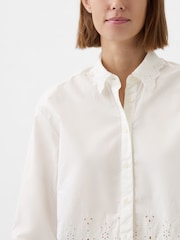 Gap White Scalloped Hem Eyelet Cropped Shirt - Image 4 of 5