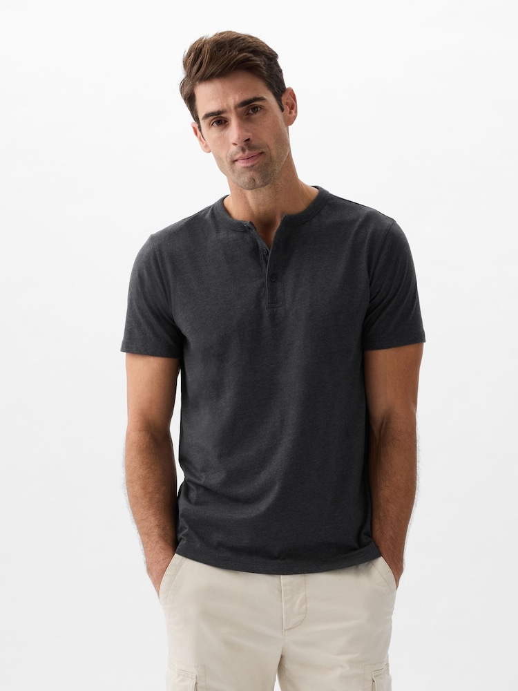 Gap Black Everyday Soft Henley Short Sleeve T-Shirt - Image 1 of 1 Gap Black Everyday Soft Henley Short Sleeve T-Shirt - Image 1 of 1