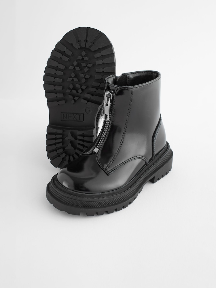 Schwarzes Lackleder - Stiefel mit dicker Sohle und Reißverschluss vorne - Bild 2 von 4 Schwarzes Lackleder - Stiefel mit dicker Sohle und Reißverschluss vorne - Bild 2 von 4
