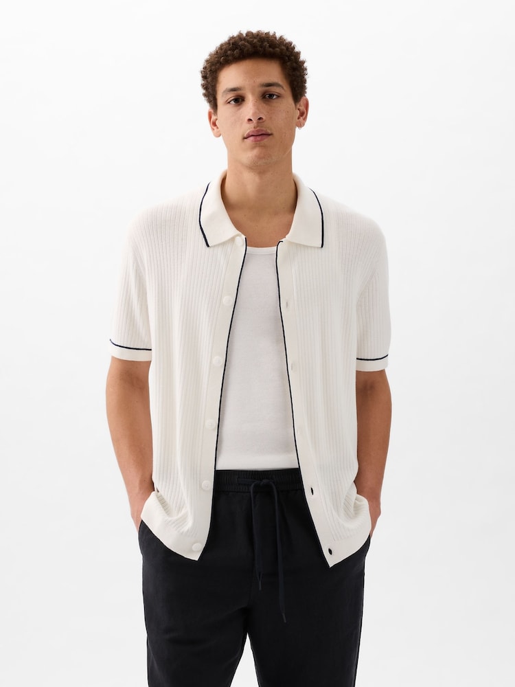 Gap White Ribbed Buttoned Short Sleeve Knit Shirt - Image 1 of 4 Gap White Ribbed Buttoned Short Sleeve Knit Shirt - Image 1 of 4