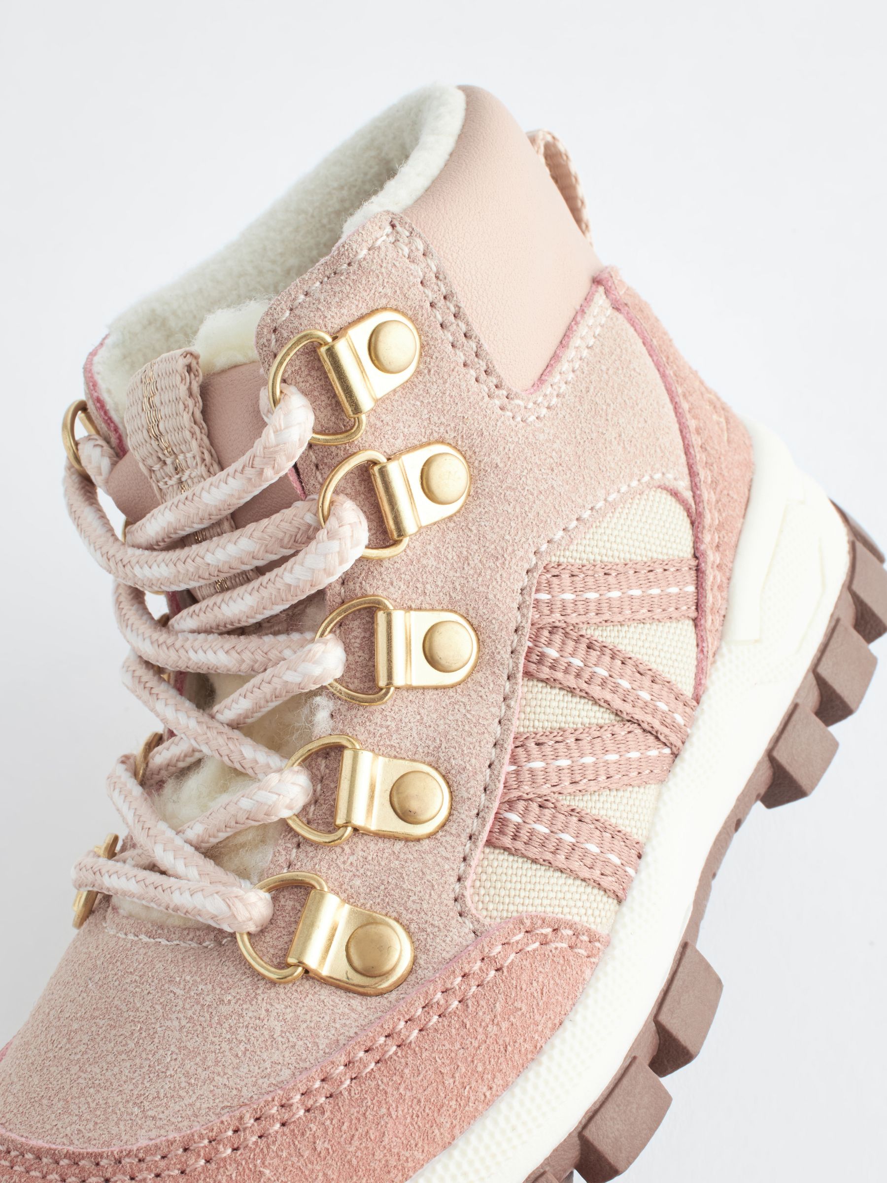 靴 Suede Hiking Boots Pink Shoerace Suede Hiking Boots Pink Shoerace