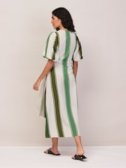 Ro&Zo Petite Stripe Linen Wrap Dress - Imagen 4 de 5