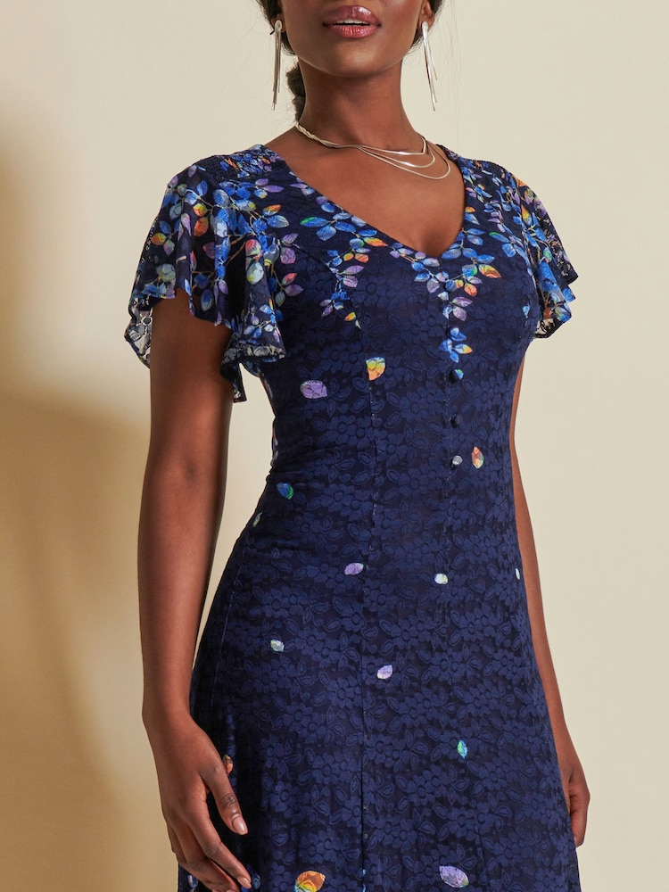 Blau - Jolie Moi Spitzen-Maxikleid mit Spiegelprint - Bild 2 von 7 Blau - Jolie Moi Spitzen-Maxikleid mit Spiegelprint - Bild 2 von 7
