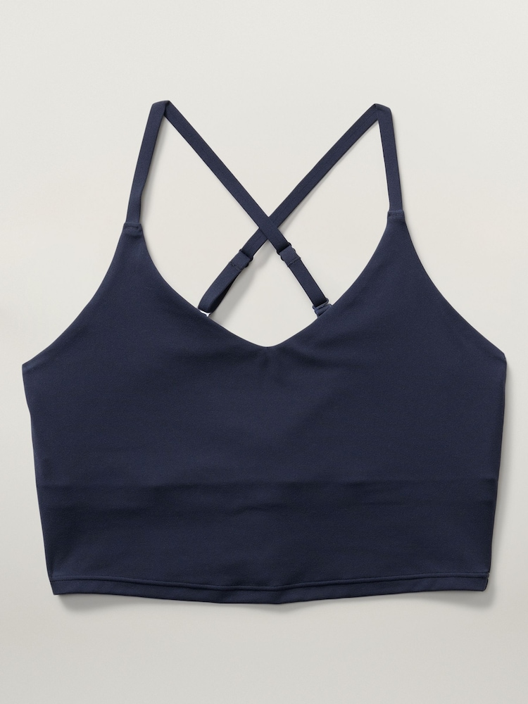 Azul marino - Sujetador deportivo ancho de bajo impacto con cuello de pico Elation de Athleta - Imagen 4 de 4 Azul marino - Sujetador deportivo ancho de bajo impacto con cuello de pico Elation de Athleta - Imagen 4 de 4